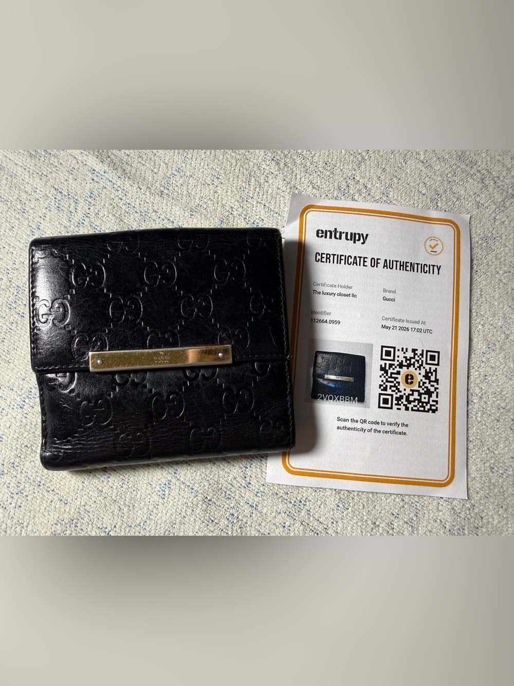 Gucci Black Embossed Leather Bifold Wallet with Subtle Logo - Picture 10 of 10